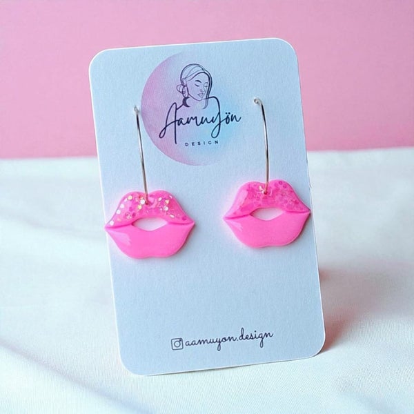 Aamuy&ouml;n Design, Glitterpusut kullatuilla renkailla, Helmi&auml;ispinkki