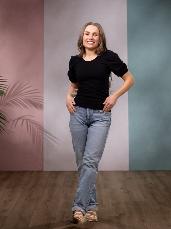 Versonpuoti, lyhythihainen FRIDApaita, Musta