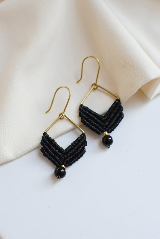 Kaiko, Lila korvakorut, Black