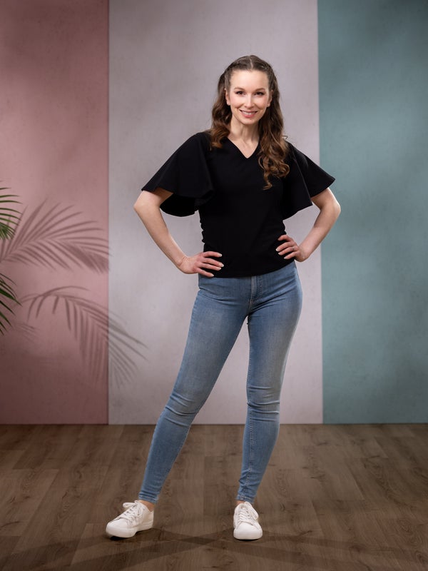 Versonpuoti, SANDRApaita, Musta