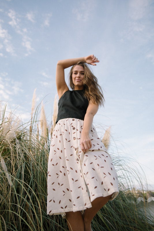 Kaiko, Button Skirt, Wind